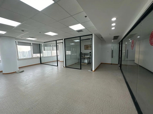 新装修办公室，可按需配置新办公家具，曹杨路办公楼出租