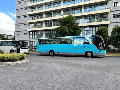 好的上海商务楼出租，虹桥总部一号写字楼园区实景图