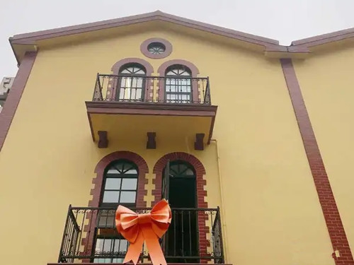 普陀区长寿路652号上海写字楼招商，办公家具生产厂家量身定制桌椅