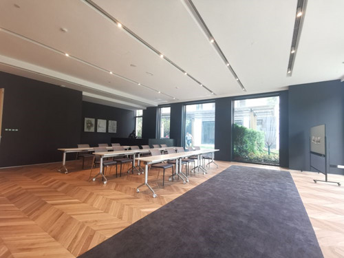 1300万起的上海办公写字楼出售啦！业主可以找专业的办公室装潢公司进行整体写字间装修