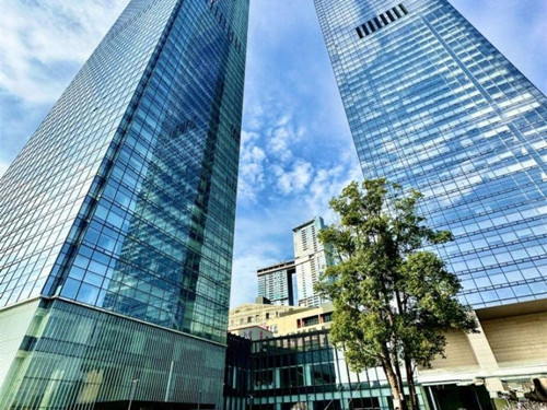 该深圳办公室出租房屋与酒店相连，独有的项目多元化形态