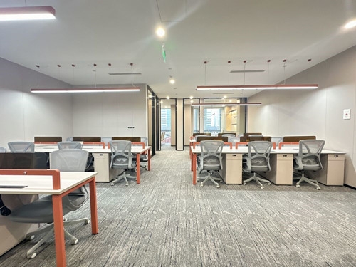 上海写字楼租赁，210平方米可定制办公室装潢，带办公家具桌椅