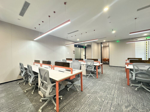 地铁10号线四川北路有460平米上海写字楼出租房源，可拎包办公