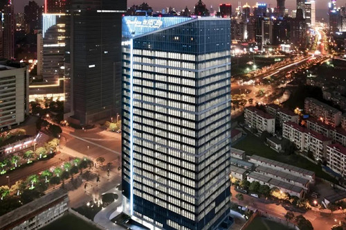 来自陆家嘴整层办公室，可分割的上海写字楼出租房源，还能定制办公家具！