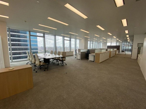 上海写字楼装修公司设计师杨艳丽的作品介绍，来自办公家具批发市场的桌椅