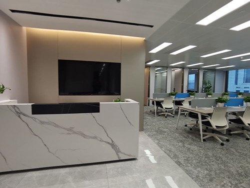 上海写字楼出租信息，办公楼设计交由复旦大学毕业的设计师打造。