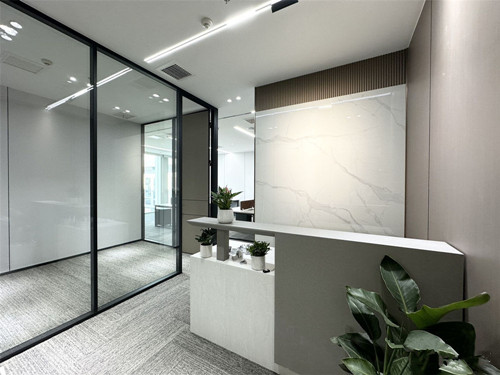 由上海办公室装修公司施工的写字间已经招租，位于浦电路地铁站旁