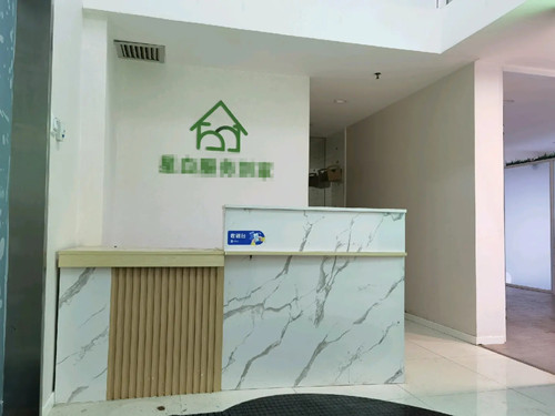 项女士有闵行七宝华商时代广场纯写字楼出租，带上海办公家具用品