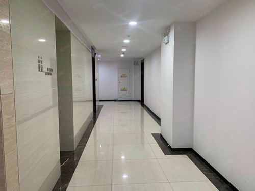 嘉定安亭也有上海甲级写字楼出租哦，而且办公家具还免费提供