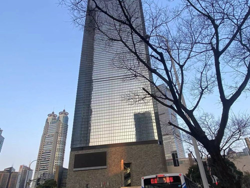 上海办公楼租赁信息，提供全套桌椅，办公家具厂家承诺4年免维护