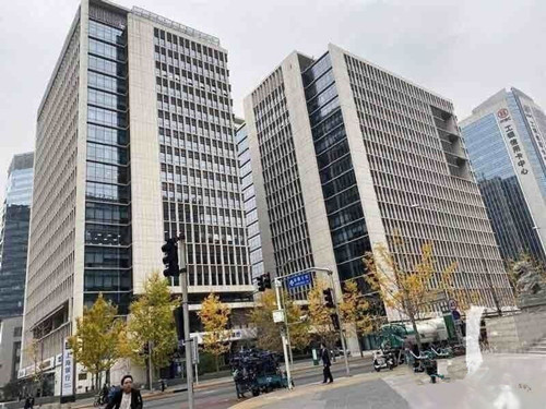 北京写字楼出租信息，精装修交付，还有很多北京办公家具可用