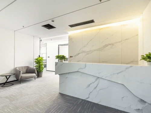 北京办公楼招商，在租写字楼内有高规格的办公家具桌椅可以免费使用